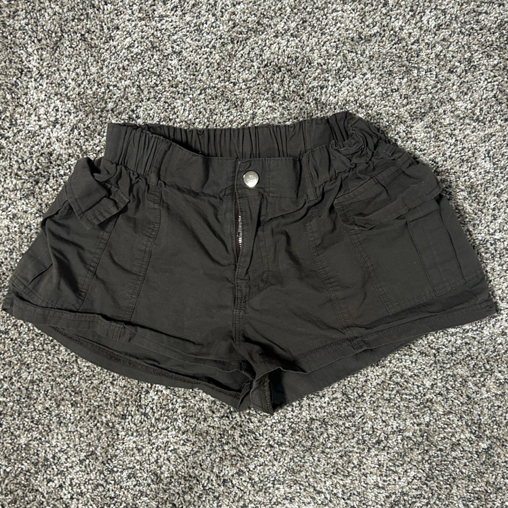 Gray cargo shorts 🐨